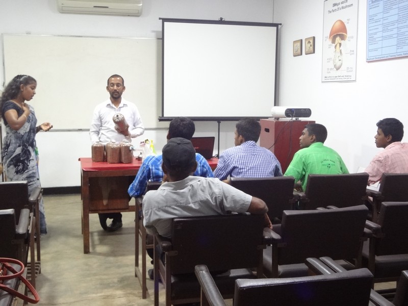 Trainingsprogramma in Ratmalana in het Paddenstoelen Research Centre op 26 mei, 2017.